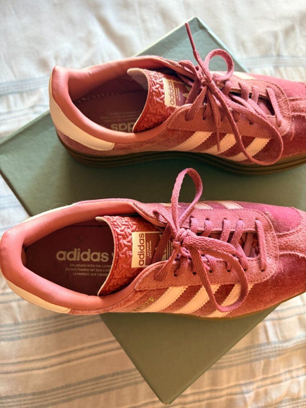 Adidas Gazelle Bold Platform Sneaker Pink Velvet Gum Sole Women's 9 - Picture 2 of 8